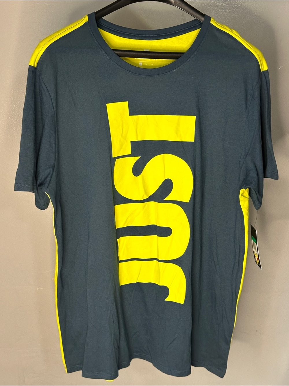 Nike Large Graphic 'Just Do It' Tee in Charcoal with Neon Yellow - Picture 1 of 3